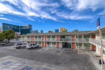 Motel 6-Las Vegas NV - Tropicana - image 4