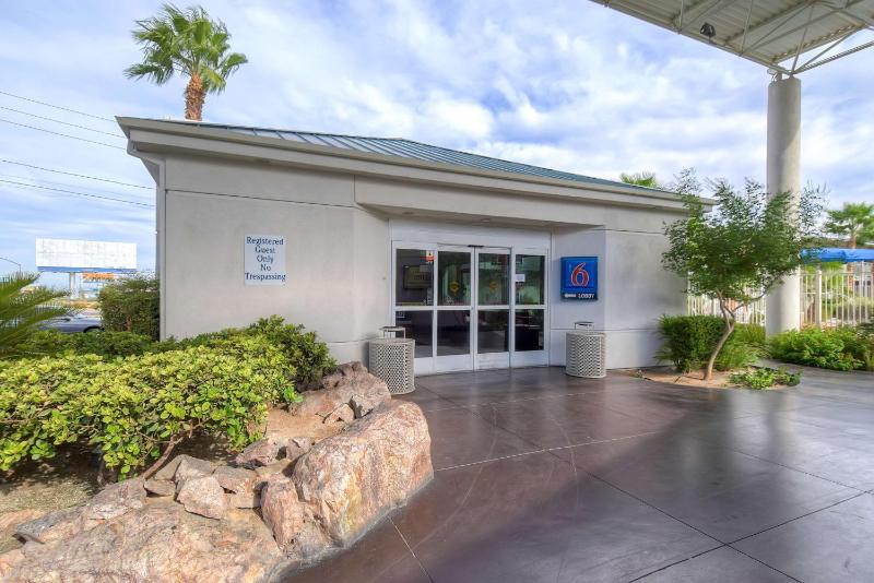 Motel 6-Las Vegas NV - Tropicana - image 5