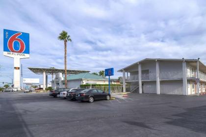 Motel 6-Las Vegas NV - Tropicana - image 6