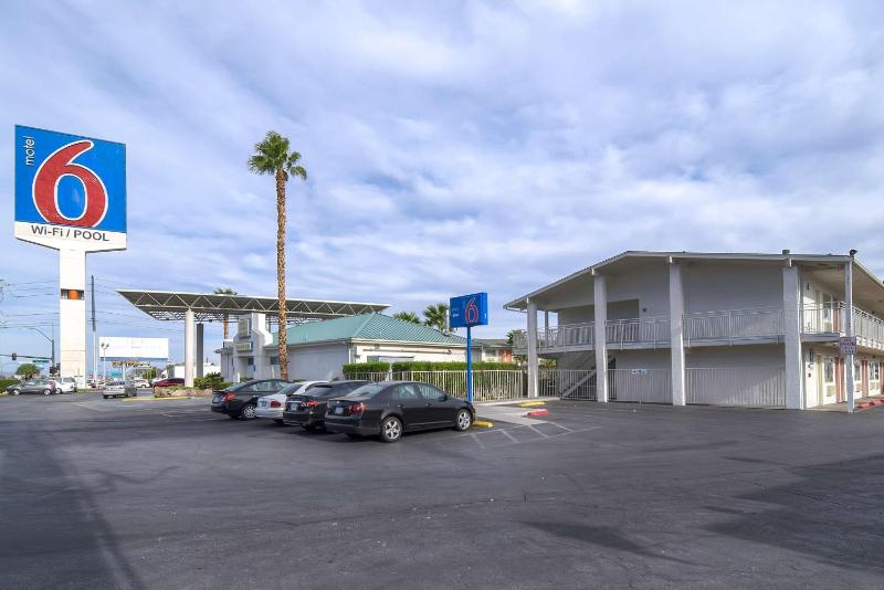 Motel 6-Las Vegas NV - Tropicana - image 6