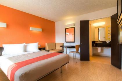 Motel 6-Las Vegas NV - Tropicana - image 7