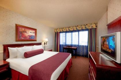 Four Queens Hotel And Casino - image 11