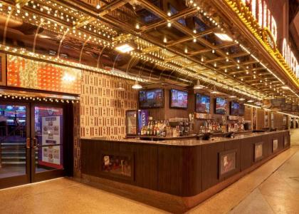 Four Queens Hotel And Casino - image 15