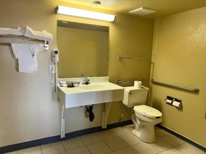 Highland Inn Las Vegas - image 17