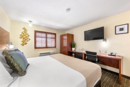 Ellis Island Hotel Casino & Brewery (Free Parking) - image 3