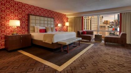 Horseshoe Las Vegas - image 18