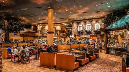Fiesta Rancho Hotel And Casino - image 12
