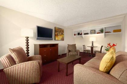 Days Inn by Wyndham Las Vegas Wild Wild West Gambling Hall - image 15