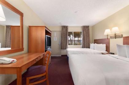 Days Inn by Wyndham Las Vegas Wild Wild West Gambling Hall - image 16