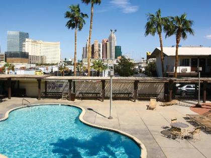 Days Inn by Wyndham Las Vegas Wild Wild West Gambling Hall - image 5