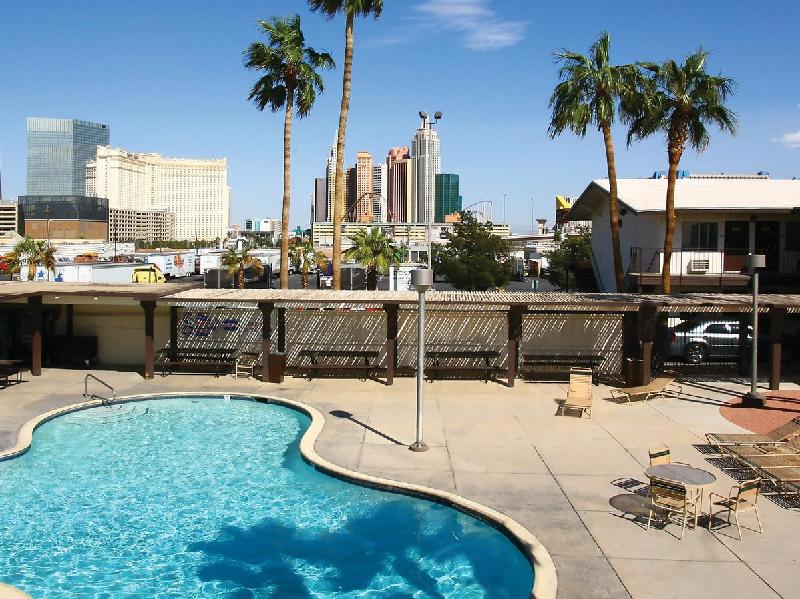 Days Inn by Wyndham Las Vegas Wild Wild West Gambling Hall - image 5