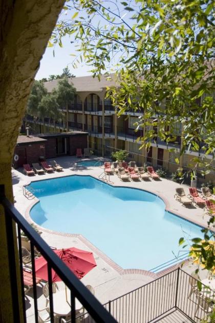 Mardi Gras Hotel & Casino - image 3