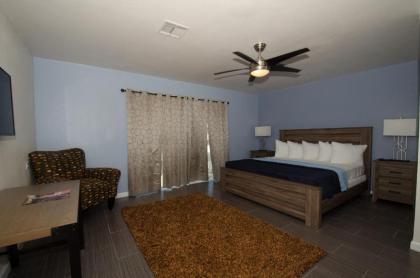 Thunderbird Hotel - image 3