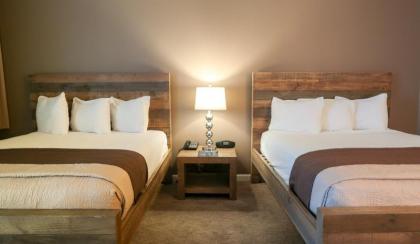 Thunderbird Hotel - image 9