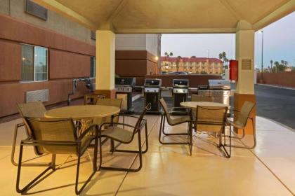 Sonesta Simply Suites Las Vegas Convention Center - image 10