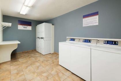 Sonesta Simply Suites Las Vegas Convention Center - image 12