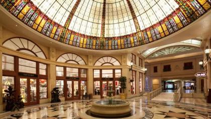 Paris Las Vegas - image 4