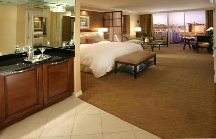 The Signature at MGM Grand - All Suites - image 5