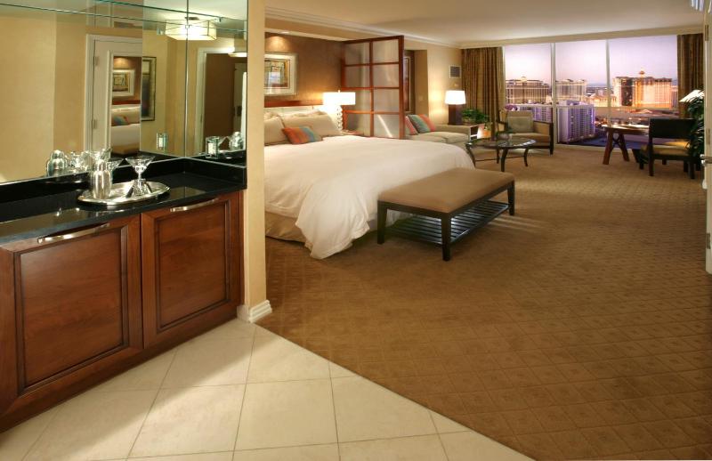 The Signature at MGM Grand - All Suites - image 5
