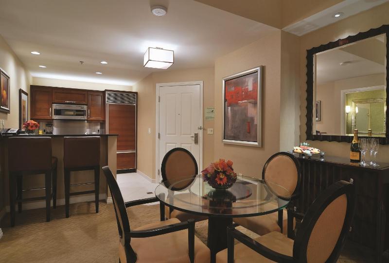 The Signature at MGM Grand - All Suites - image 7
