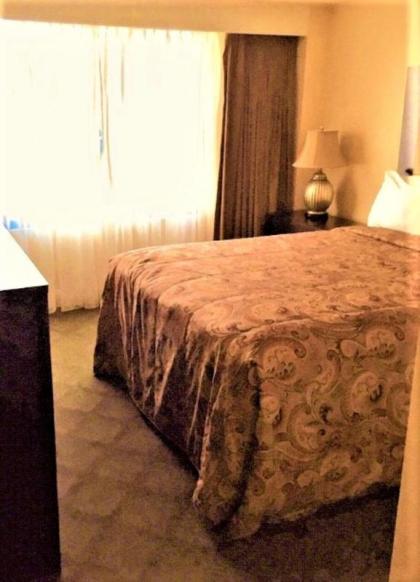 Jockey Resort Suites Center Strip - image 5