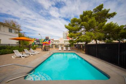 Downtowner Boutique Hotel - image 4