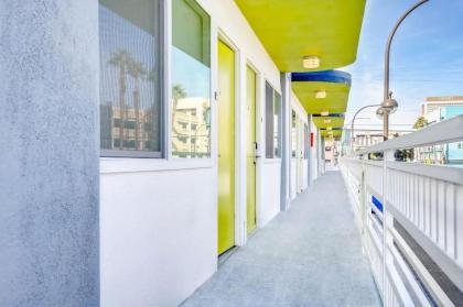 Downtowner Boutique Hotel - image 9