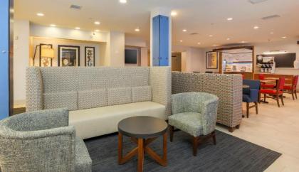 Holiday Inn Express Las Vegas South - image 12