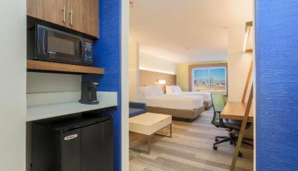 Holiday Inn Express Las Vegas South - image 17