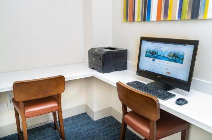 Holiday Inn Express & Suites Las Vegas I-215 S Beltway - image 11