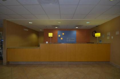 Holiday Inn Express Las Vegas-Nellis - image 11