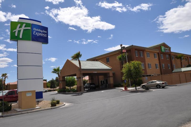 Holiday Inn Express Las Vegas-Nellis - image 7