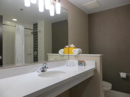 DoubleTree by Hilton Las Vegas East Flamingo - image 14