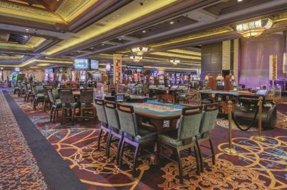 Mandalay Bay - image 18