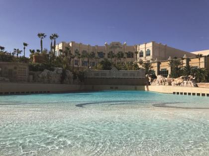 Mandalay Bay - image 5