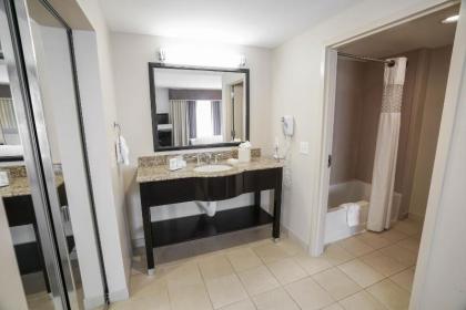 Hampton Inn By Hilton And Suites Las Vegas Airport - image 11