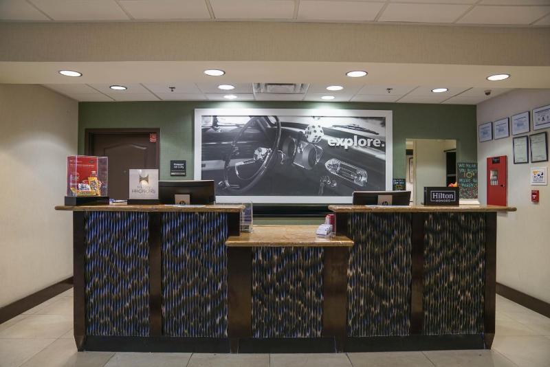 Hampton Inn By Hilton And Suites Las Vegas Airport - image 3