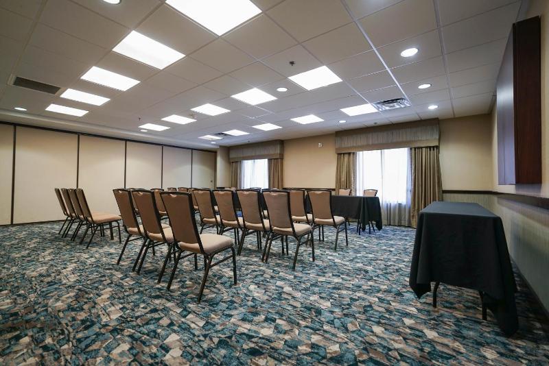 Hampton Inn By Hilton And Suites Las Vegas Airport - image 7