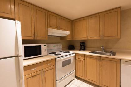 The Carriage House - image 17