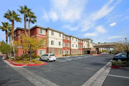 La Quinta Inn & Suites by Wyndham Las Vegas Red Rock / Summerlan - image 17