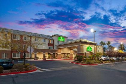 La Quinta Inn & Suites by Wyndham Las Vegas Red Rock / Summerlan - image 18