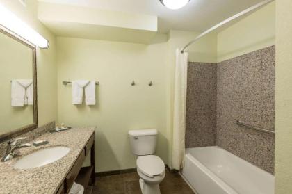 La Quinta Inn & Suites by Wyndham Las Vegas Airport South - image 10