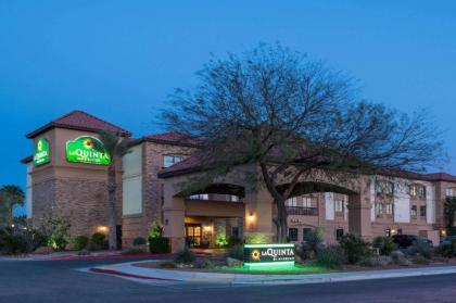 La Quinta Inn & Suites by Wyndham Las Vegas Airport South - image 2