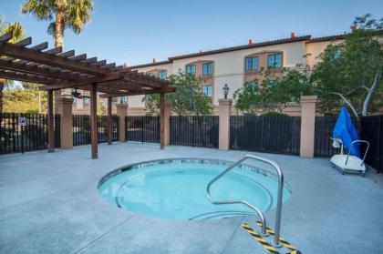 La Quinta Inn & Suites by Wyndham Las Vegas Airport South - image 4