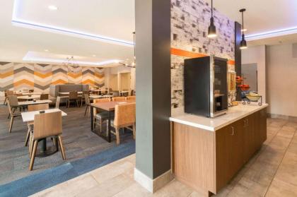 La Quinta Inn & Suites by Wyndham Las Vegas Airport South - image 5