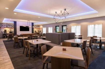 La Quinta Inn & Suites by Wyndham Las Vegas Airport South - image 7