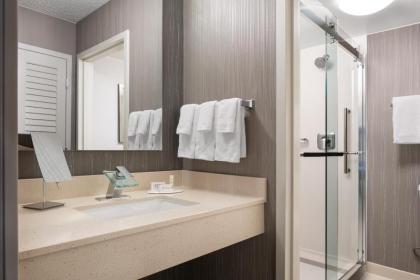 Courtyard by Marriott Las Vegas Convention Center - image 10