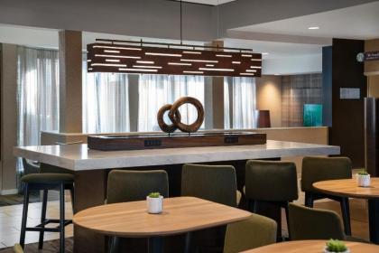 Courtyard by Marriott Las Vegas Convention Center - image 12