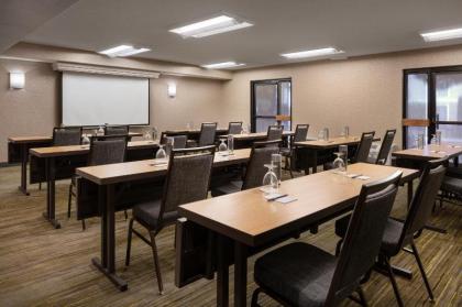 Courtyard by Marriott Las Vegas Convention Center - image 13