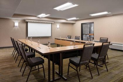 Courtyard by Marriott Las Vegas Convention Center - image 14
